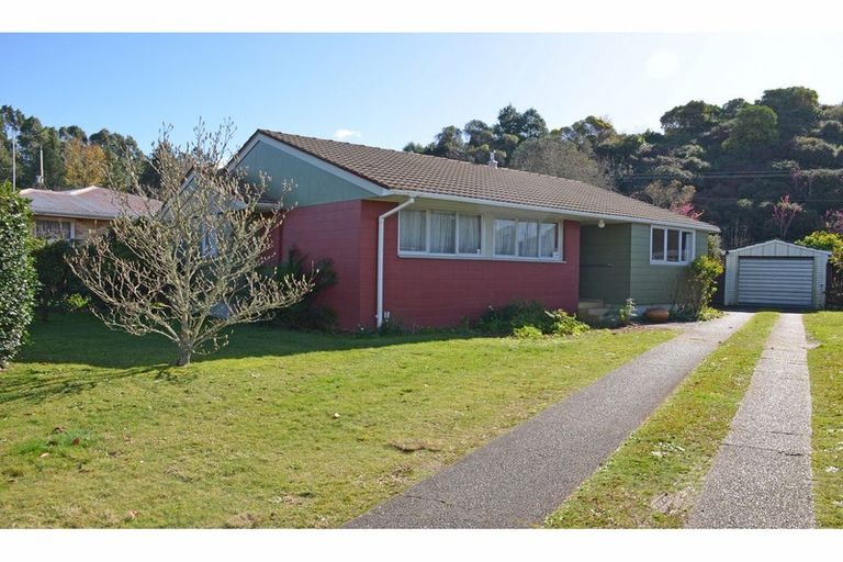 Photo of property in 27 Hinemotu Avenue, Kawerau, 3127