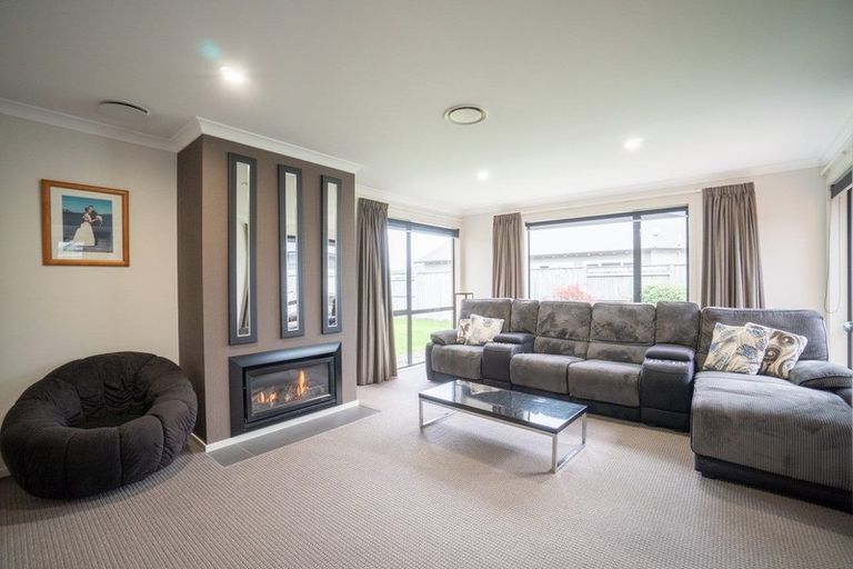 Photo of property in 4 Manhattan Court, Kelvin Grove, Palmerston North, 4414