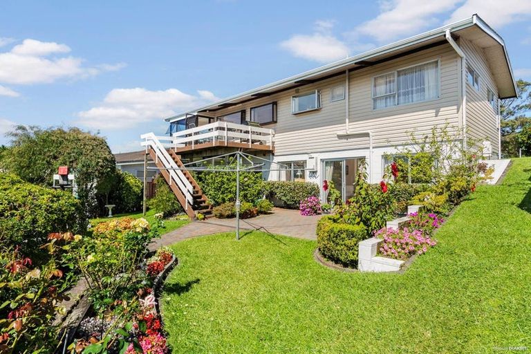 Photo of property in 37 Sartors Avenue, Northcross, Auckland, 0630