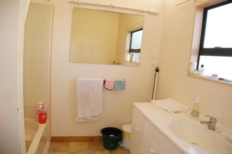 Photo of property in 50 Eugenia Rise, Totara Heights, Auckland, 2105