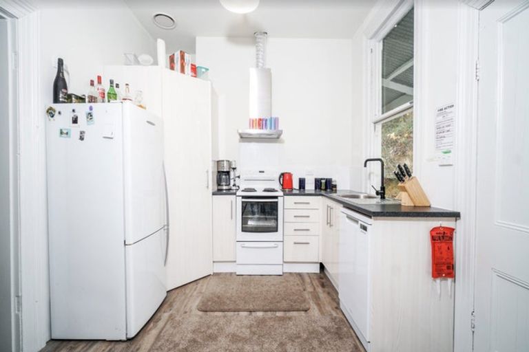 Photo of property in 100 Gladstone Road, Dalmore, Dunedin, 9010