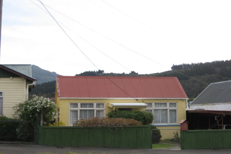 Photo of property in 28 Magnetic Street, Port Chalmers, 9023