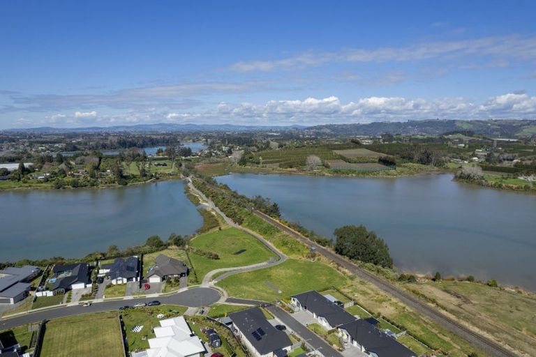Photo of property in Waterview Estate, 53/4 Greystone Place, Omokoroa, 3114