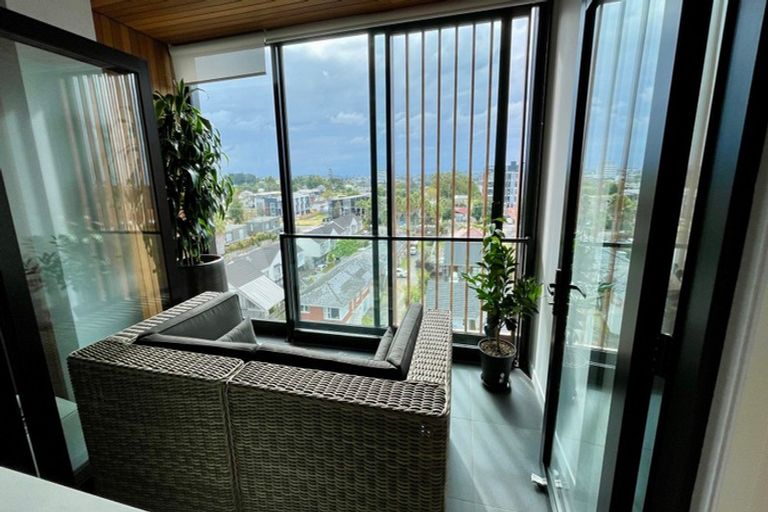 Photo of property in Frank Sargeson Apts, 503/80 Anzac Street, Takapuna, Auckland, 0622