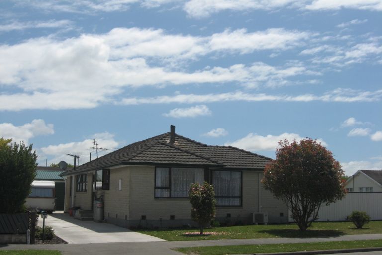 Photo of property in 2 Tralee Place, Bishopdale, Christchurch, 8053