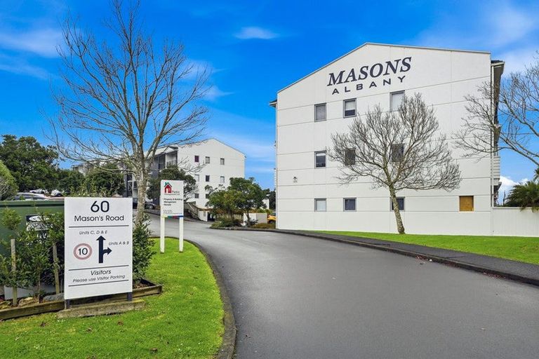 Photo of property in 10e/60 Masons Road, Oteha, Auckland, 0632