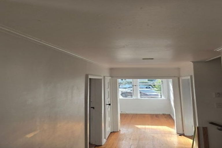 Photo of property in 42a Mandalay Terrace, Khandallah, Wellington, 6035