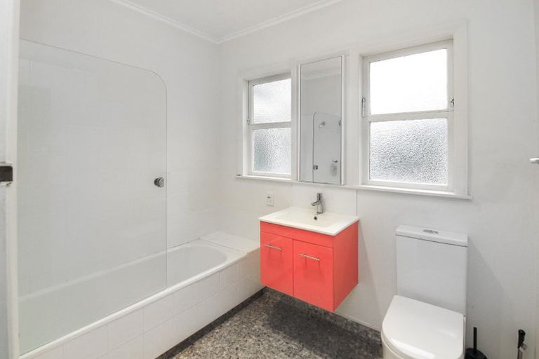 Photo of property in 13 Aplin Terrace, Ngaio, Wellington, 6035