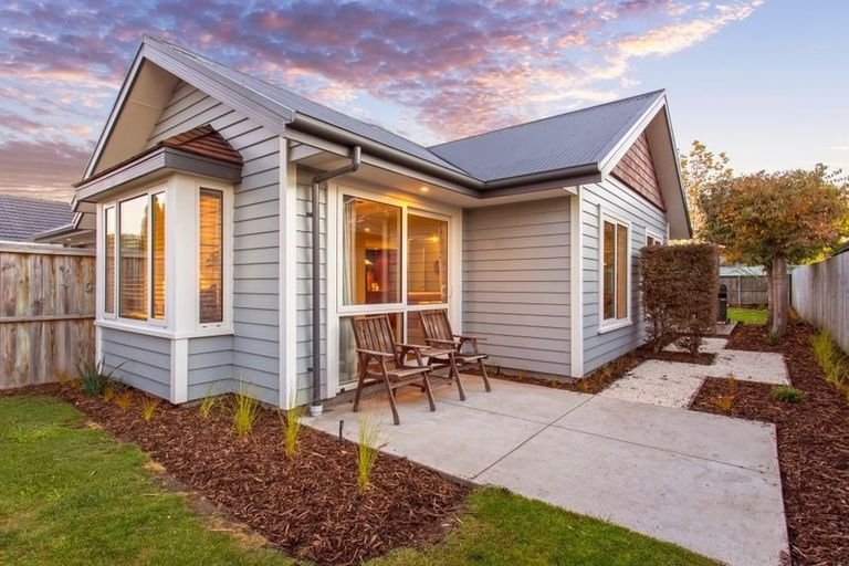 Photo of property in 17 Walnut Avenue, Strowan, Christchurch, 8052