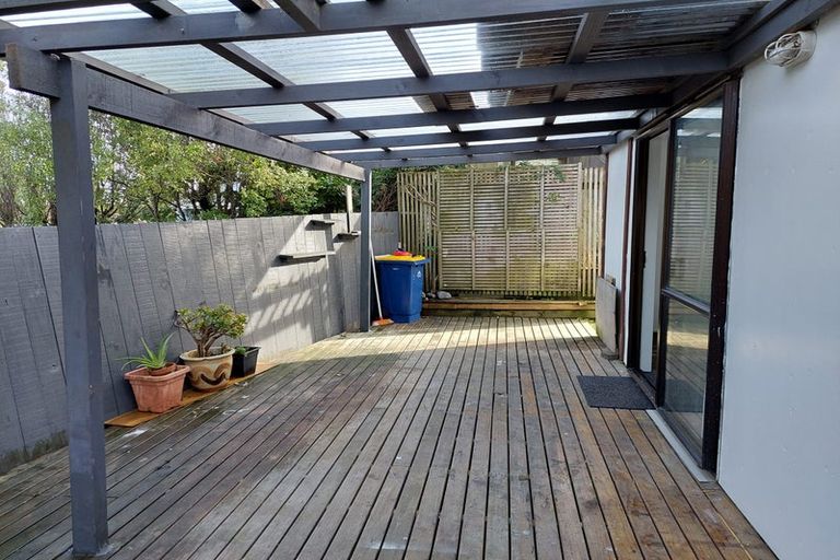 Photo of property in 2/328 East Coast Road, Sunnynook, Auckland, 0632