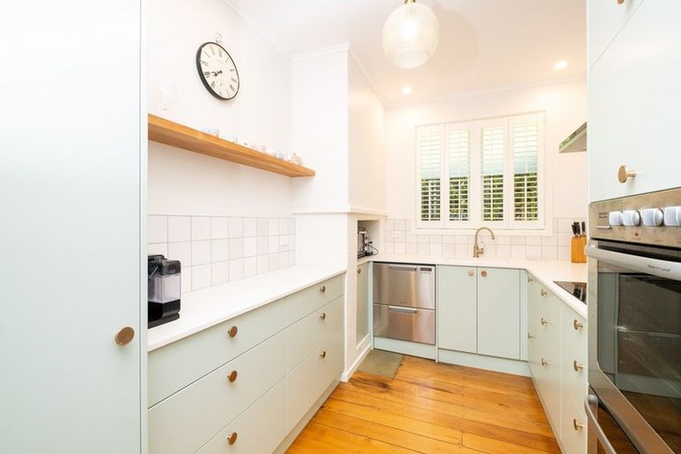 Photo of property in 15 Pipi Street, Te Awanga, 4102