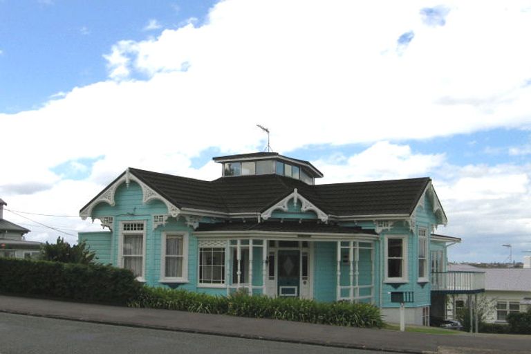 Photo of property in 53 Hinemoa Street, Birkenhead, Auckland, 0626