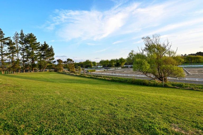 Photo of property in 1777 State Highway 16, Helensville, 0875