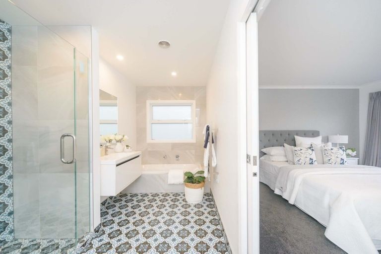 Photo of property in 2b Alton Place, Hokowhitu, Palmerston North, 4410