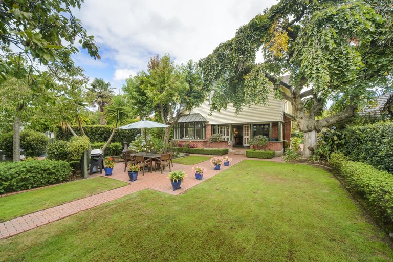 Photo of property in 7 Alan Street, Palmerston North, 4414