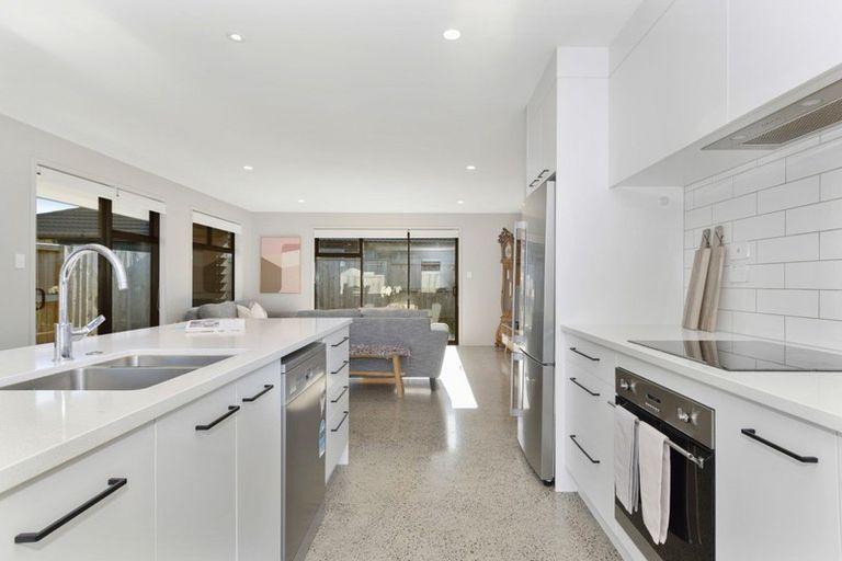 Photo of property in 32 Rotomanu Place, Pyes Pa, Tauranga, 3112