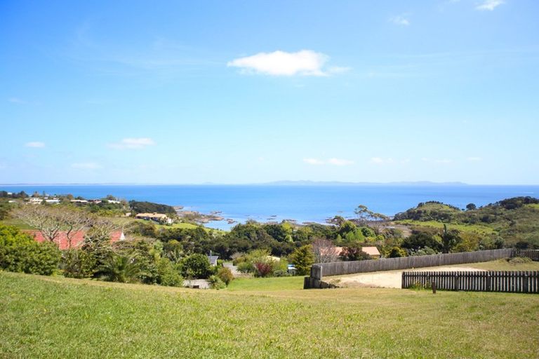 Photo of property in 15 Nancy Wake Place, Cable Bay, 0420