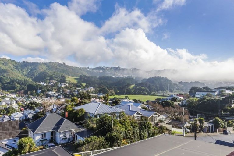 Photo of property in 31 Melbourne Road, Island Bay, Wellington, 6023