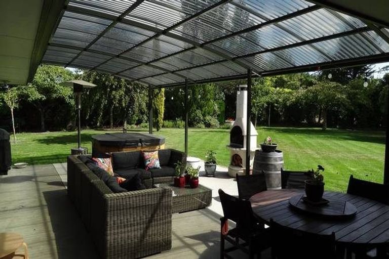 Photo of property in 15 Savills Road, Yaldhurst, Christchurch, 7676