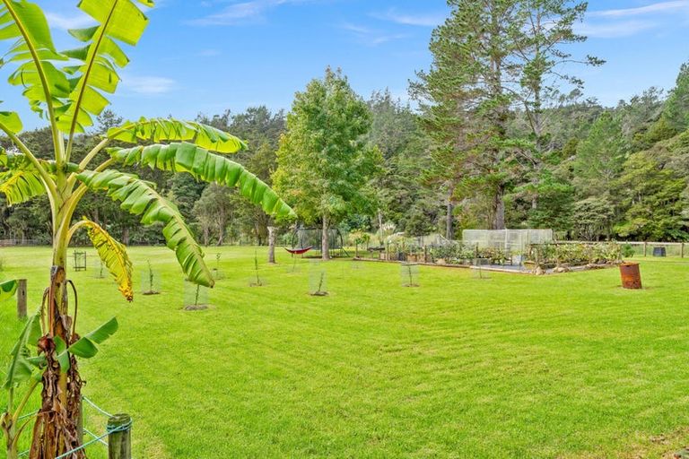 Photo of property in 1042 Ngunguru Road, Kiripaka, Whangarei, 0173
