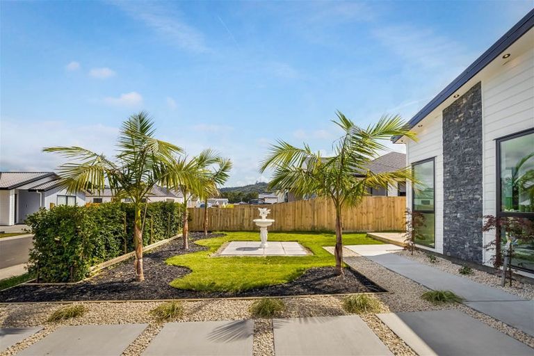 Photo of property in 15 Cutfield Lane, Kumeu, 0810