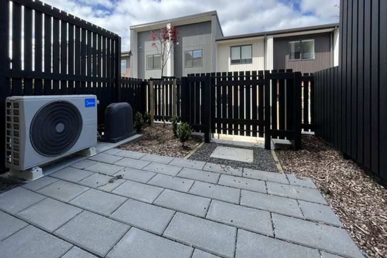 Photo of property in 6/476 West Coast Road, Glen Eden, Auckland, 0602