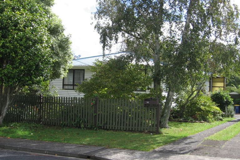 Photo of property in 16 Enderby Drive, Te Atatu Peninsula, Auckland, 0610