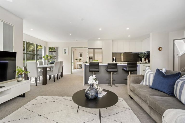 Photo of property in 15 Arirang Rise, Pinehill, Auckland, 0632