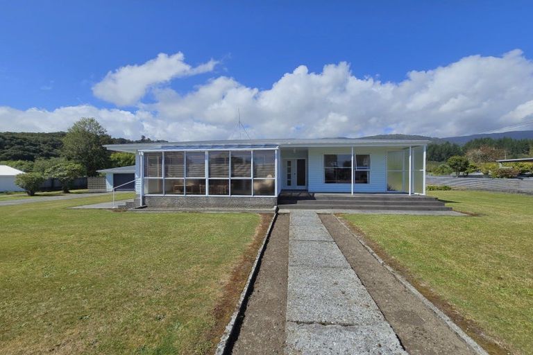 Photo of property in 44 Aylmer Street, Ross, 7812