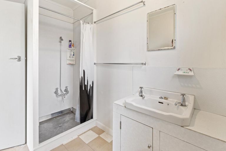 Photo of property in 13 Kawakawa Bay Coast Road, Kawakawa Bay, Papakura, 2585