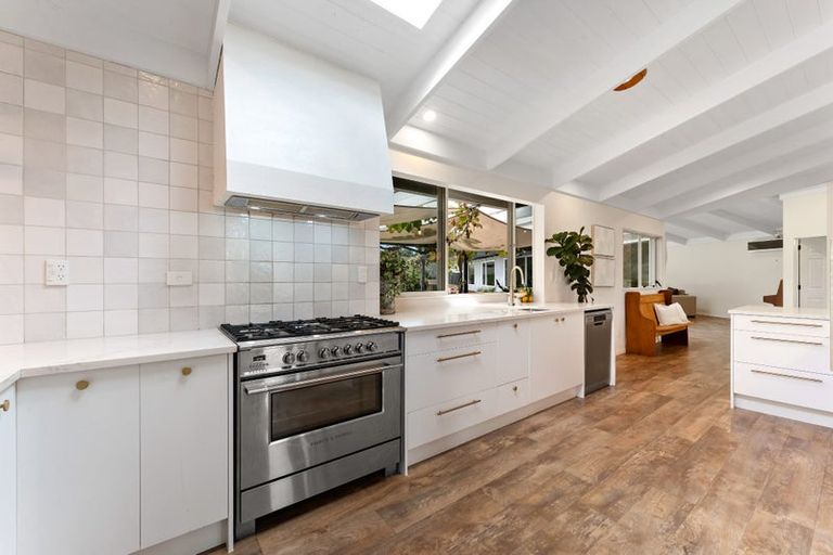 Photo of property in 35 Cloverfields Drive, Waimauku, 0812