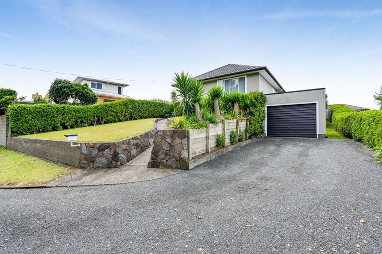 Photo of property in 17 Rainsford Street, Moturoa, New Plymouth, 4310