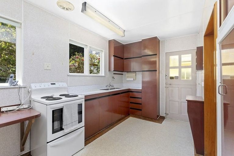 Photo of property in 103 Melbourne Road, Island Bay, Wellington, 6023
