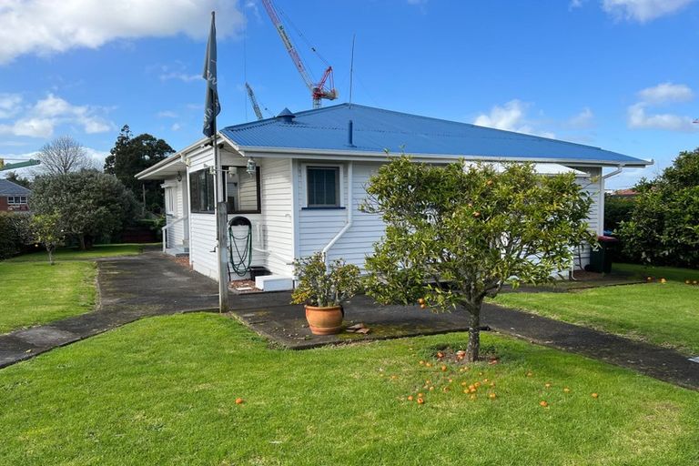 Photo of property in 2 Hamlin Road, Mount Wellington, Auckland, 1060