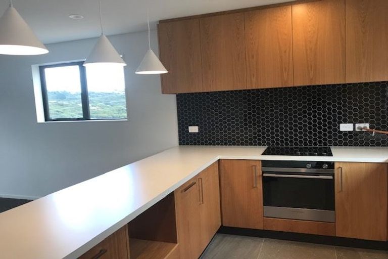 Photo of property in 16 Bee Lane, Whitby, Porirua, 5024