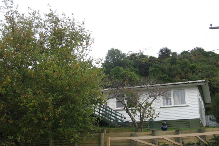 Photo of property in 35 Logie Street, Stokes Valley, Lower Hutt, 5019