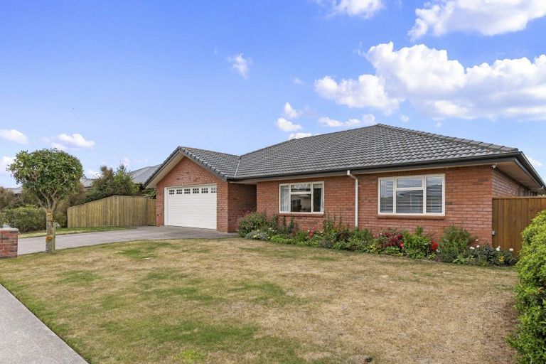 Photo of property in 6 Lancewood Way, Rangiora, 7400