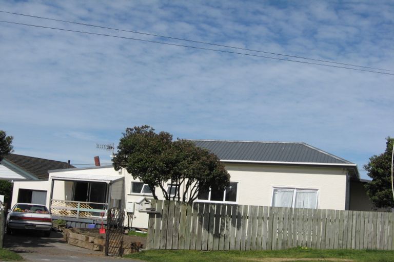 Photo of property in 4 Morgan Street, Castlecliff, Whanganui, 4501