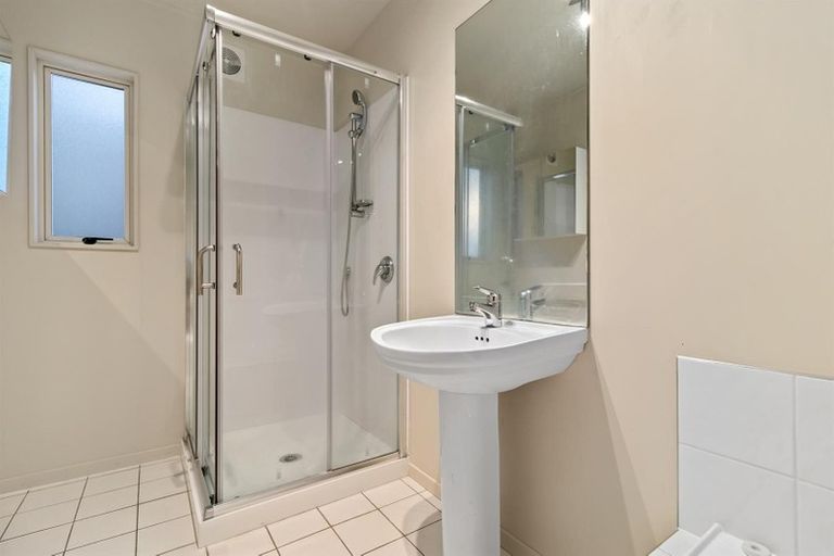 Photo of property in 8/11 Spencer Road, Oteha, Auckland, 0632