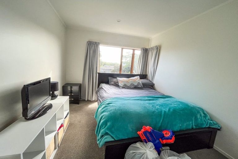 Photo of property in 12a Prince Regent Drive, Half Moon Bay, Auckland, 2012