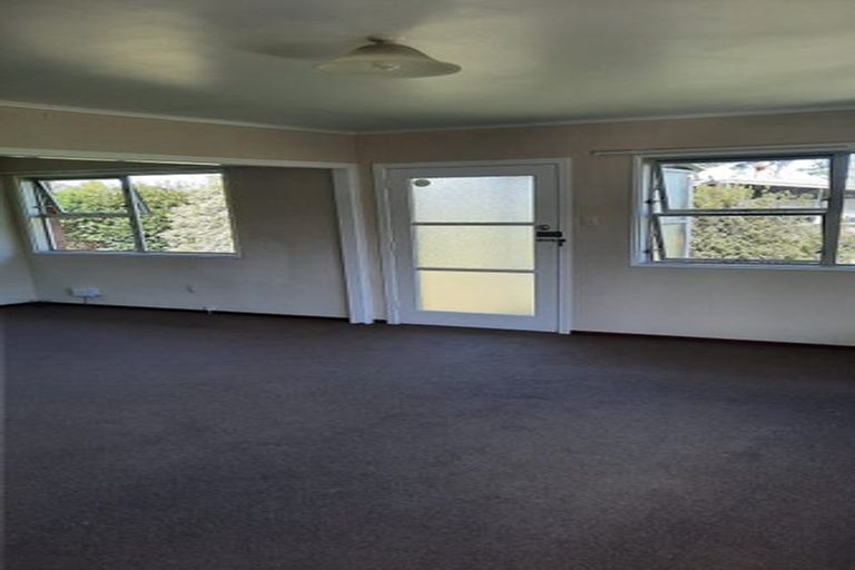 Photo of property in 3/200 Edmonton Road, Te Atatu South, Auckland, 0610