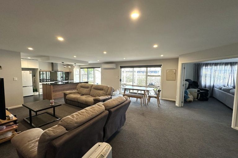 Photo of property in 15 Monaco Grove, Fitzherbert, Palmerston North, 4410