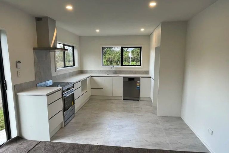 Photo of property in 7 Winnie Close, Acacia Bay, Taupo, 3330