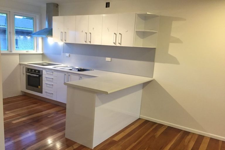 Photo of property in 11 Rewa Street, New Lynn, Auckland, 0600