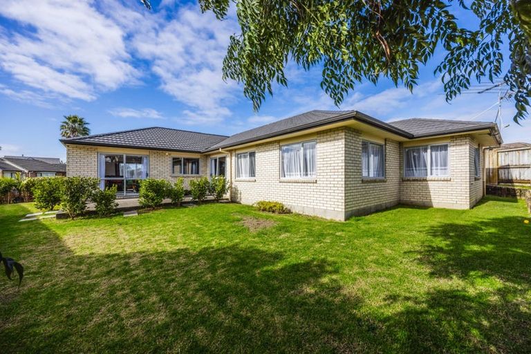 Photo of property in 13 Glenross Drive, Wattle Downs, Auckland, 2103