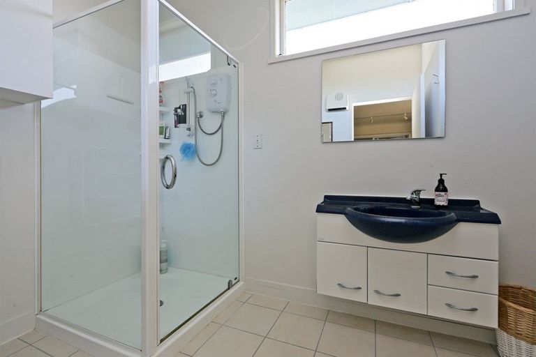 Photo of property in 2 Selwyn Road, Havelock North, 4130