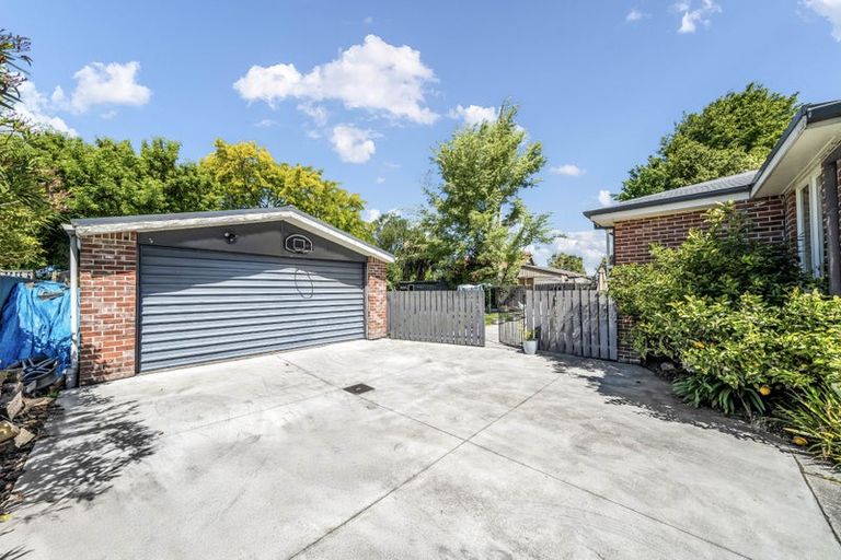 Photo of property in 92 Main North Road, Woodend, 7610