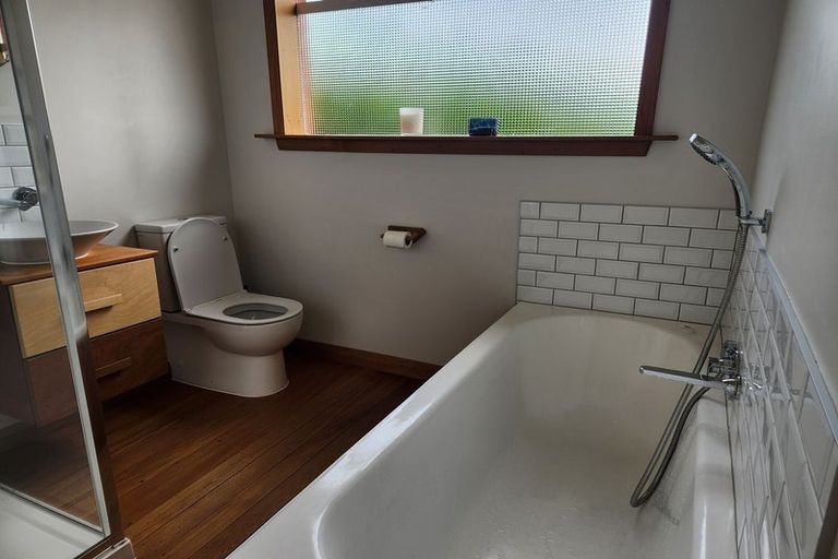 Photo of property in 34 Cannon Hill Crescent, Mount Pleasant, Christchurch, 8081