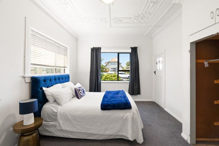 Photo of property in 380 Bay View Road, Saint Clair, Dunedin, 9012