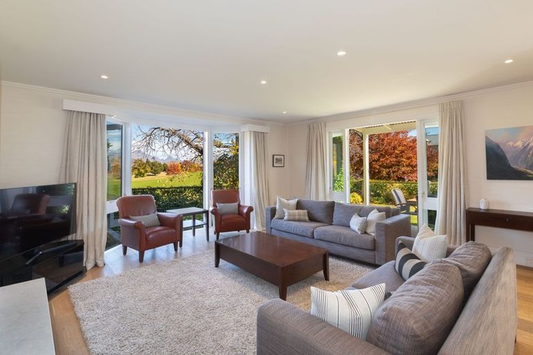 Photo of property in Millbrook Resort, 28 Settlers Way, Arrowtown, 9371